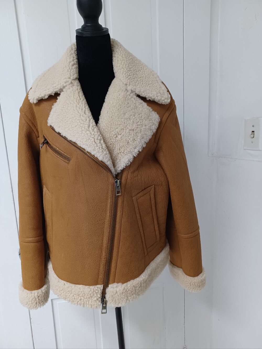 Madewell Women’s Genuine Italian Lamb Shear Shearling Aviator Jacket - Tan/Cream